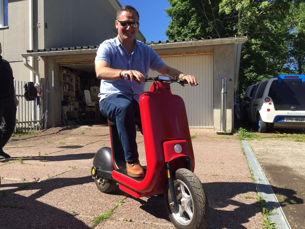 Simon on E-Roll Scooter